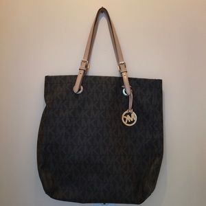 Micheal Kors tote bag